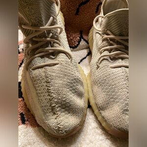 Pre-love original Yeezy 360 these are men’s a size 14
